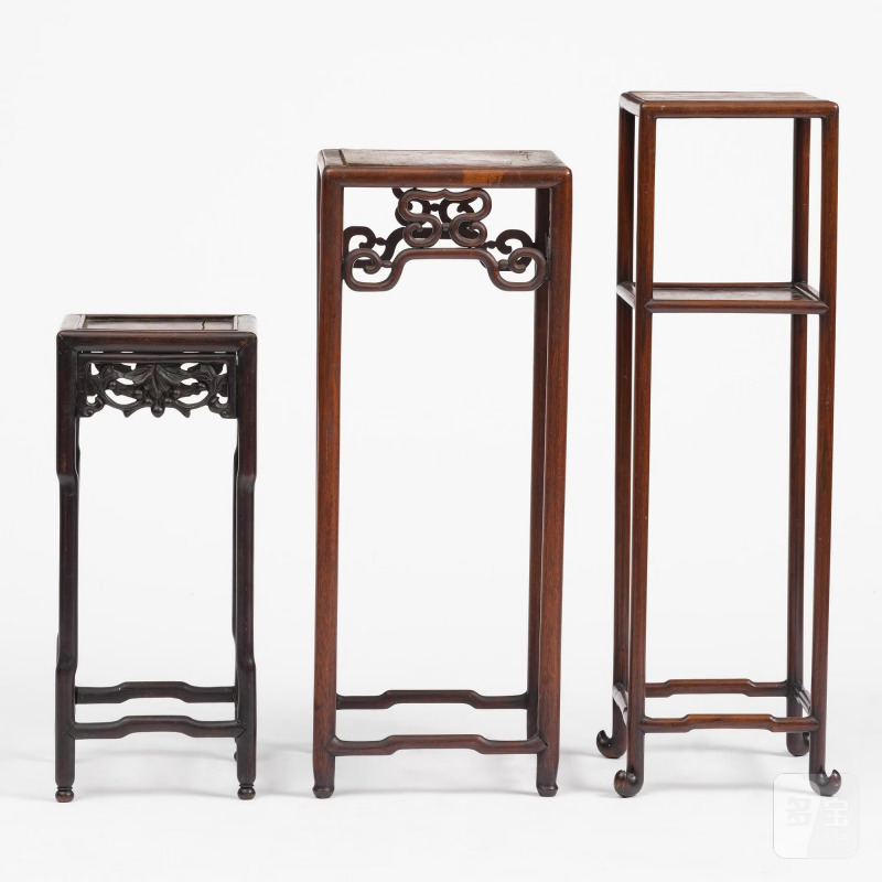 A group of three hardwood tall tables, - 图2
